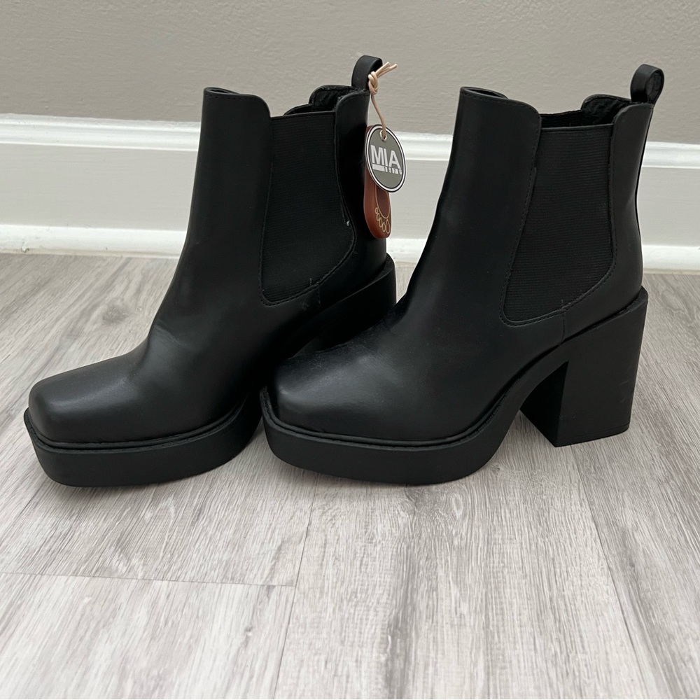 MIA Black Boots